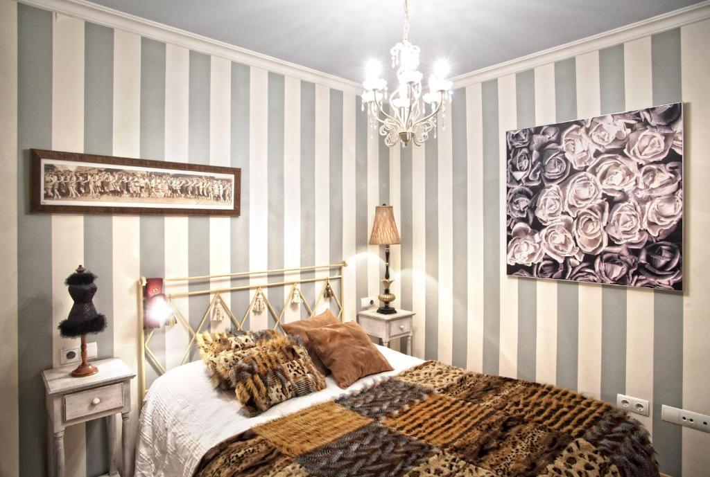 Apartamentos Alcoba De Baco Барбастро Номер фото