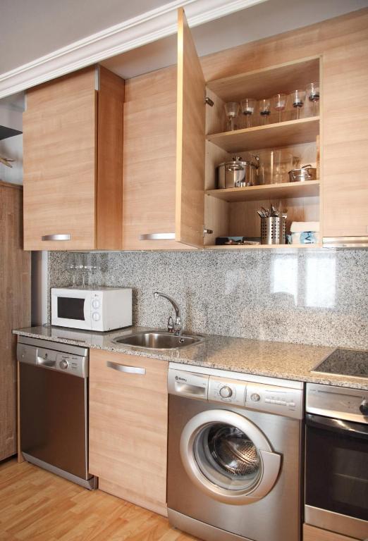 Apartamentos Alcoba De Baco Барбастро Номер фото