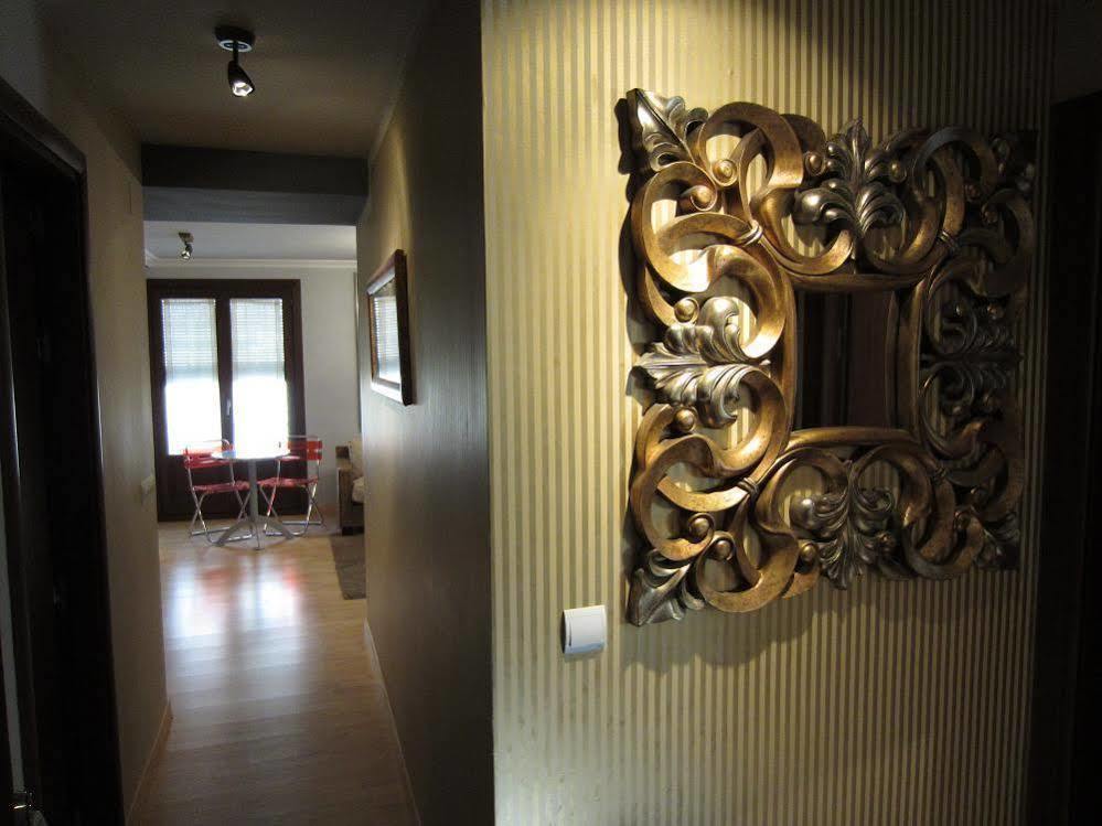 Apartamentos Alcoba De Baco Барбастро Экстерьер фото